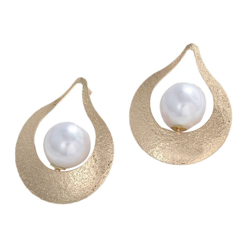 "Exaggerated Large Pearl Earrings – Bold and Unique Statement Jewelry for Women’s Fashion"