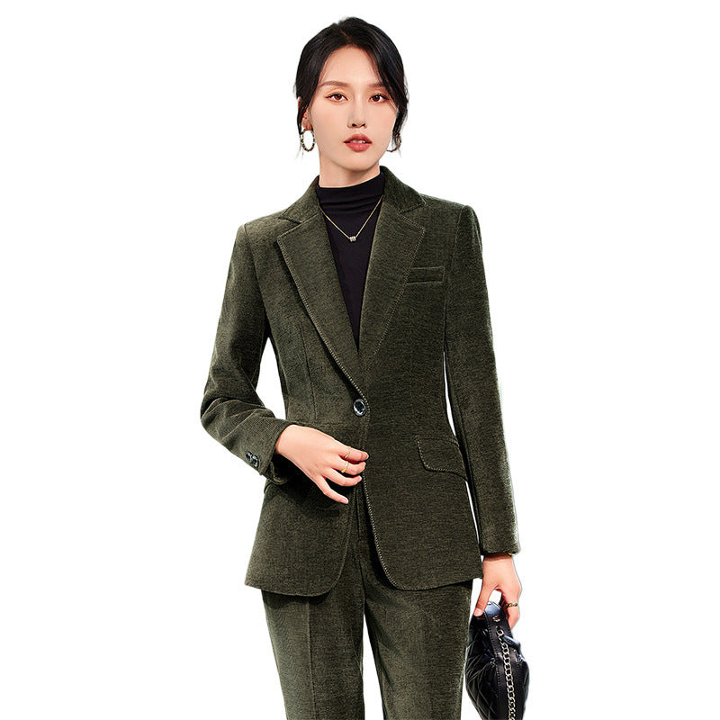 "Strong Aura Women's Business Suit – Power and Sophistication for the Modern Professional"