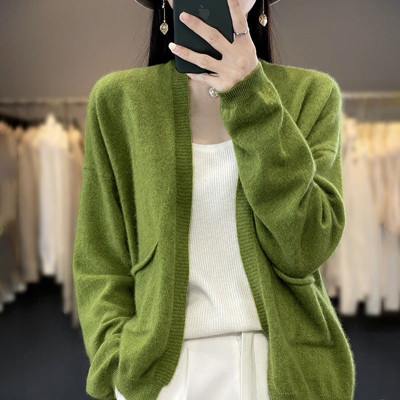 "Spring and Autumn Solid Color V-Neck Cardigan – Thin, Loose, and Slimming with All-Matching Style and Pockets"