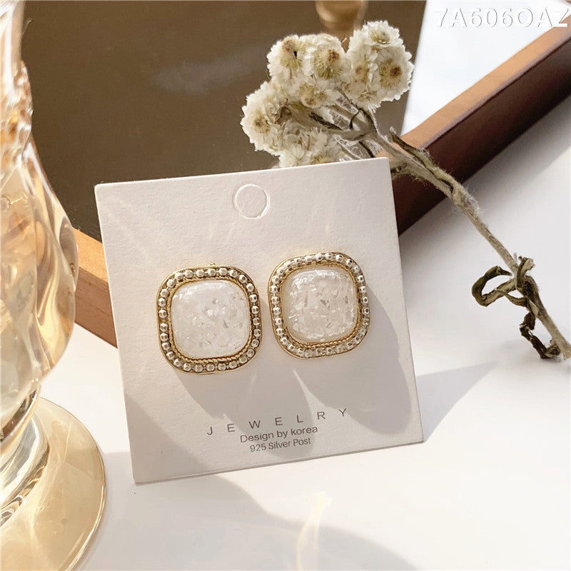 "Simple Geometric Square Irregular Shell Earrings – Modern Elegance for Women"