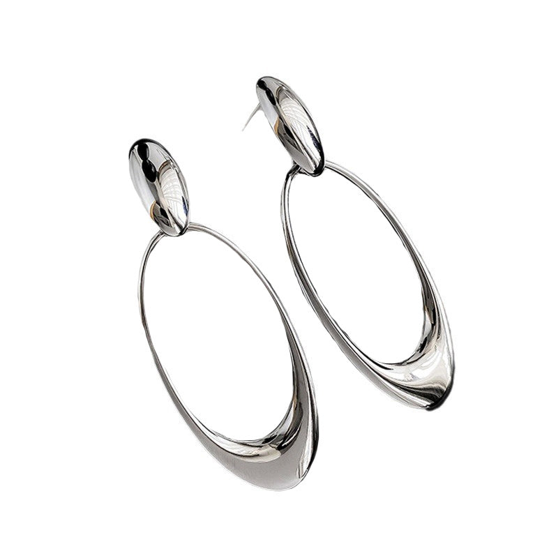 "Silver Needle Round Ring Oval Face Slim Earrings – 2025 New Trendy Korean Heavy Work Ear Studs"