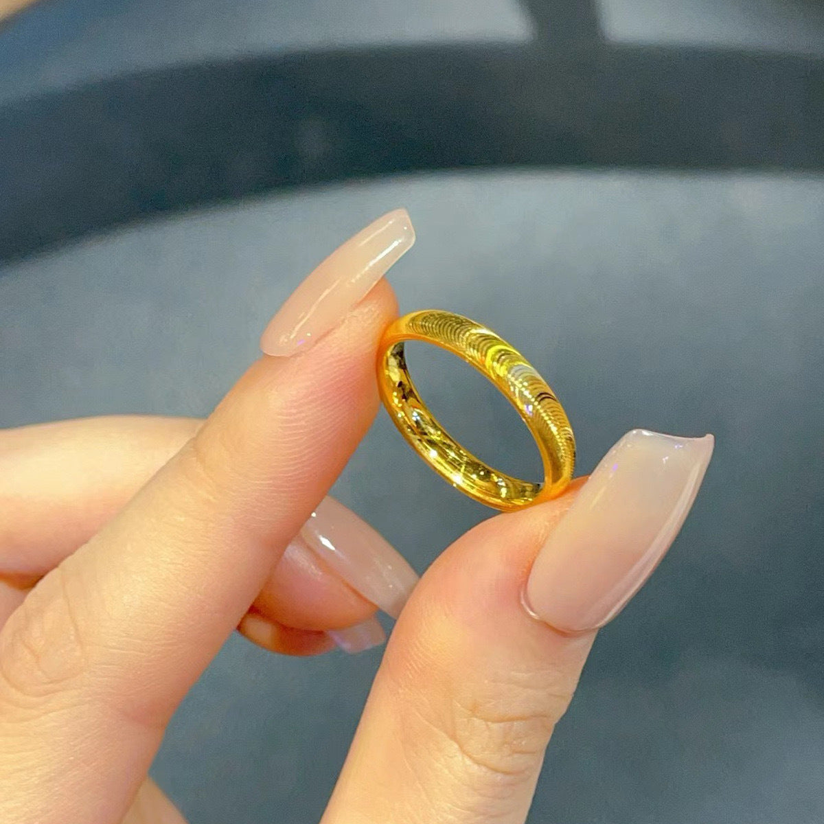 "Golden Cat Eye Flashing Ring – Bold & Unique Special-Interest Design"