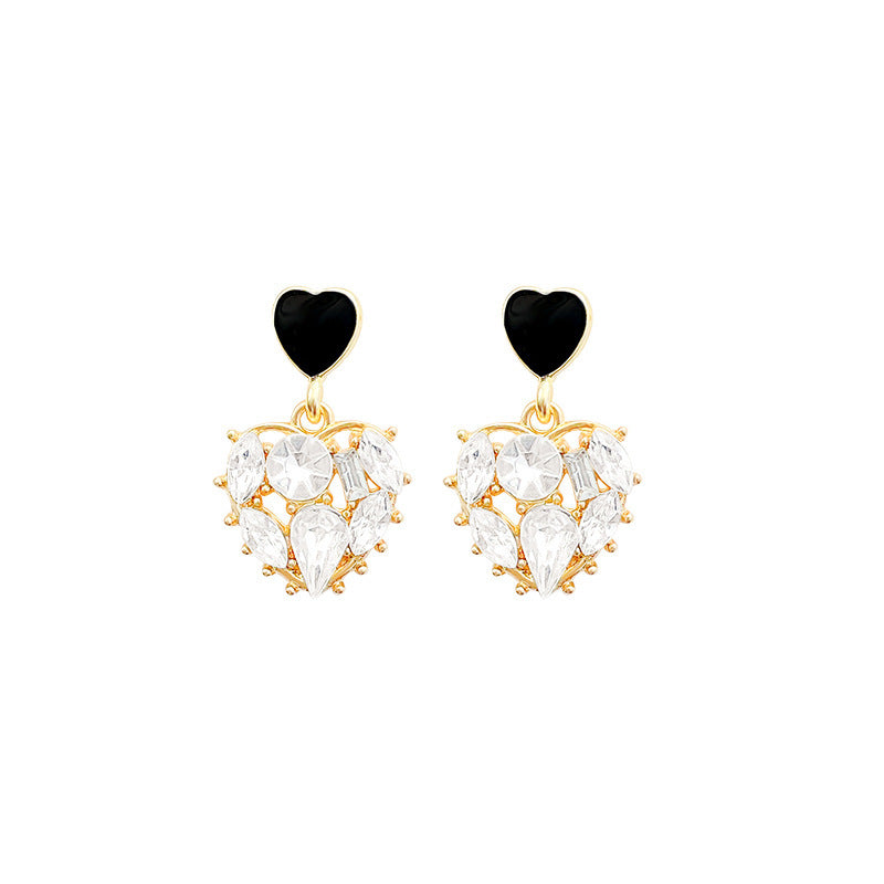 "Fashionable Silver Needle Love Heart Stud Earrings – Exquisite and Timeless Design"