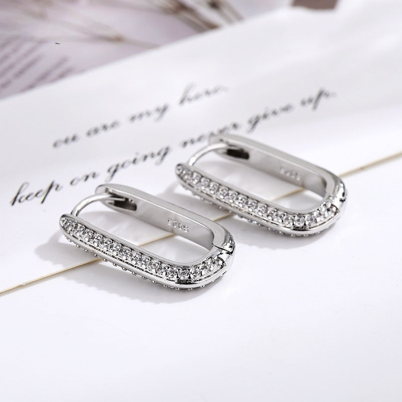 "High-Grade Geometric Ear Clip – Exquisite, Simple, and Light Luxury Earrings"