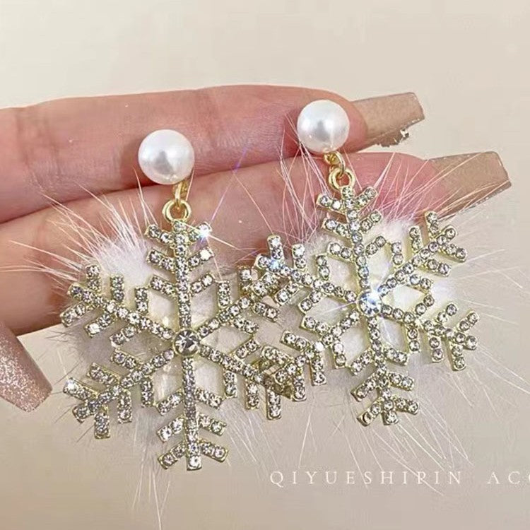 "Christmas Snowflake Earrings – Full Diamond Pearl Plush Women's Earrings"