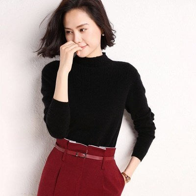 "Women's Long-Sleeved Slim Fit Pullover – Flattering and Stylish"