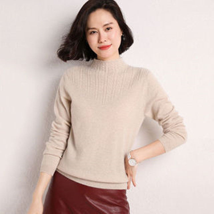 "Women's Long-Sleeved Slim Fit Pullover – Flattering and Stylish"