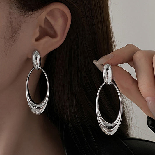 "Silver Needle Round Ring Oval Face Slim Earrings – 2025 New Trendy Korean Heavy Work Ear Studs"