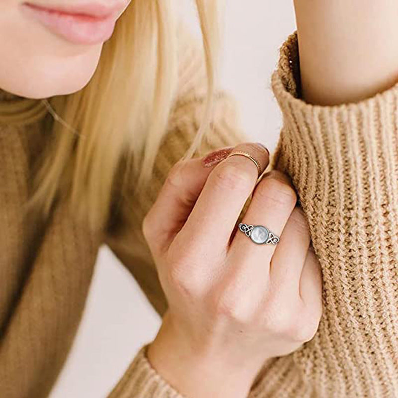 Fashion Geometry Pattern Creative Moonstone Ring