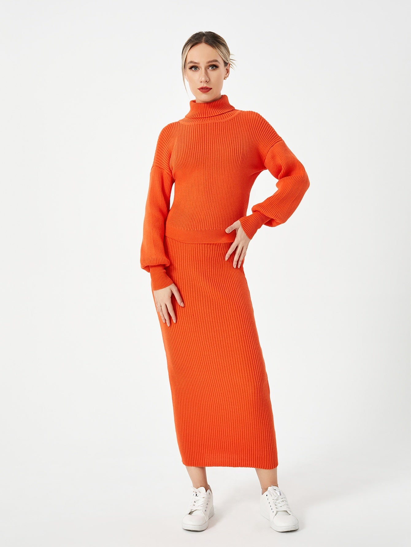 "Women's Knitted Skirt Suit – Elegant and Cozy Two-Piece Outfit for Any Occasion"