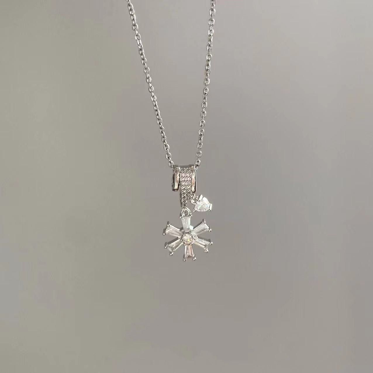 Snowflake Fashion Necklace Ornament Diamond Simple