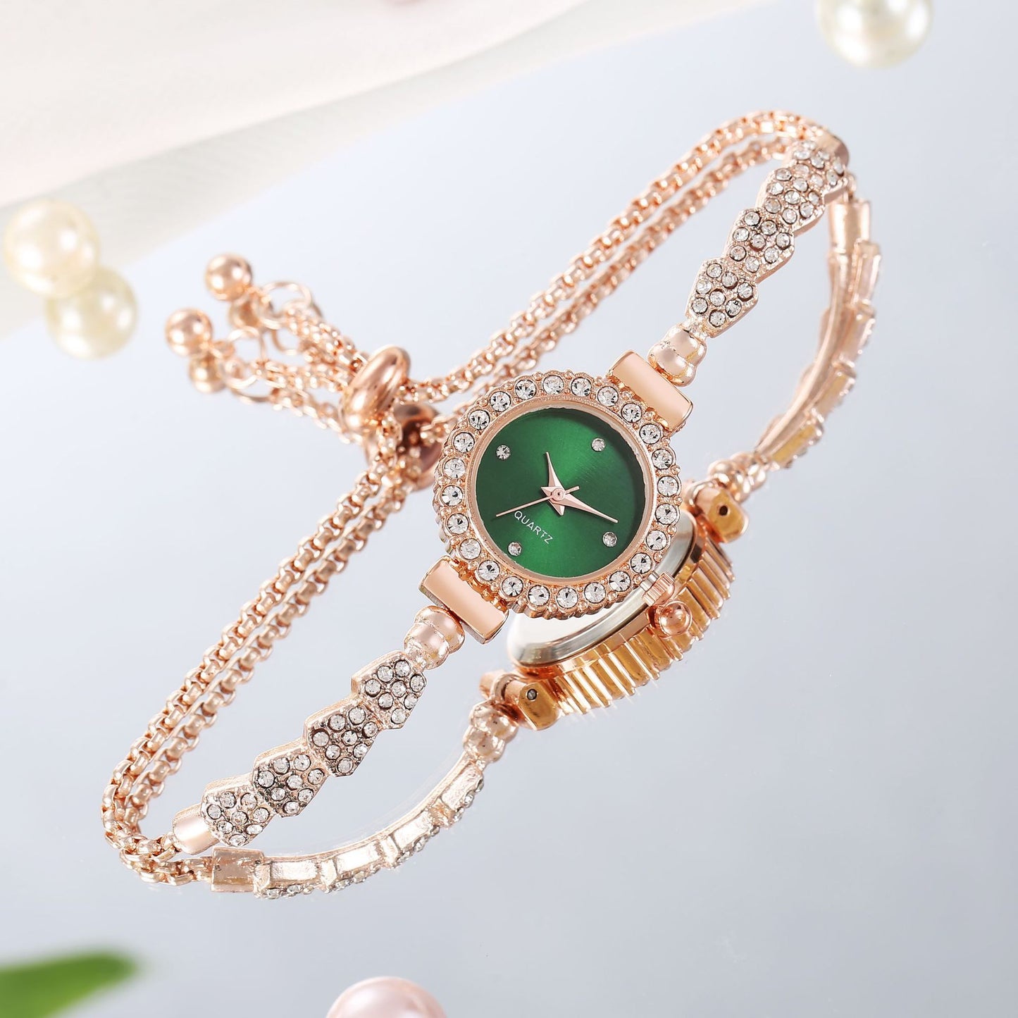 "Fashion Luxury Women's Watch: Gold Fine Strap Ladies Bracelet Clock"