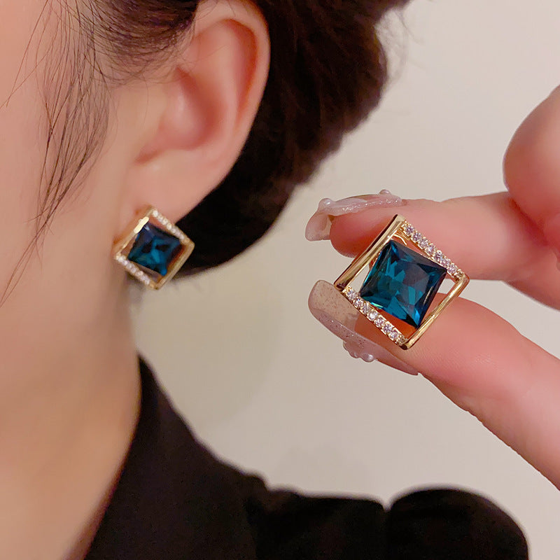 "Online Influencer Fashion Rhombus Zircon Stud Earrings – Elegant Temperament Style"