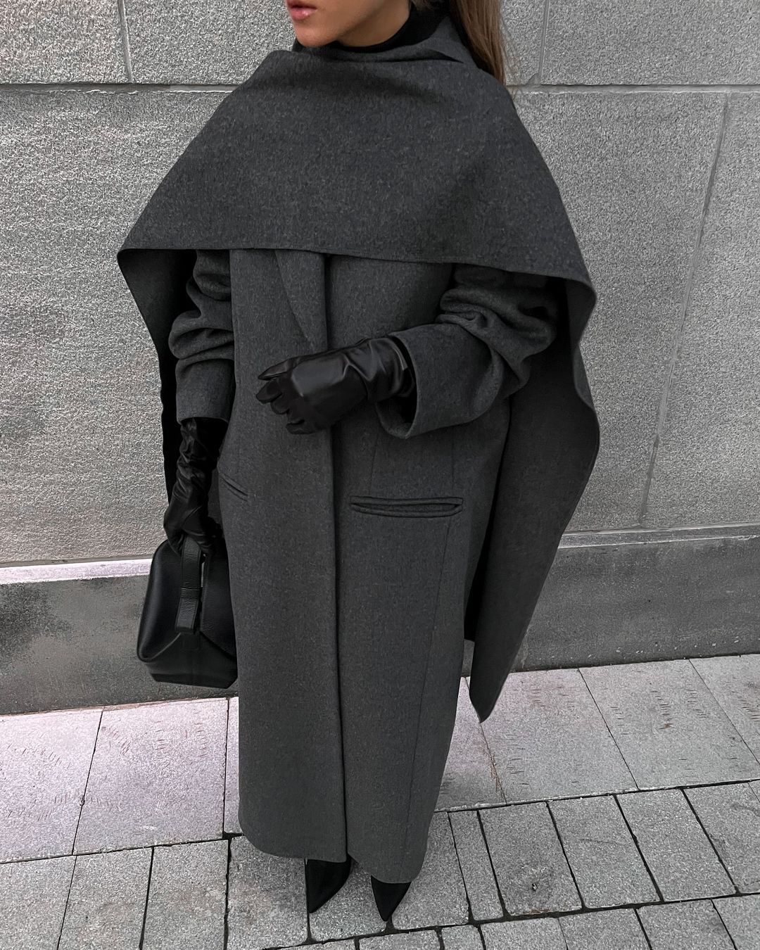 "European & American Retro Cloak Long Overcoat – Timeless Elegance and Warmth"