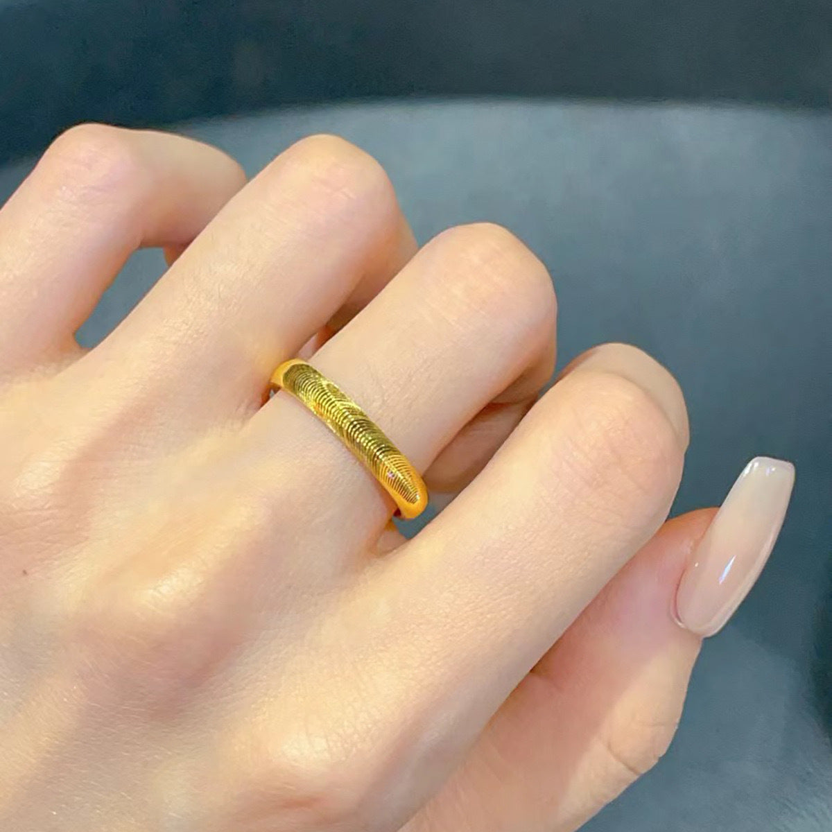 "Golden Cat Eye Flashing Ring – Bold & Unique Special-Interest Design"