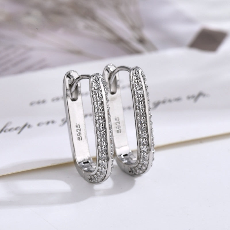 "High-Grade Geometric Ear Clip – Exquisite, Simple, and Light Luxury Earrings"