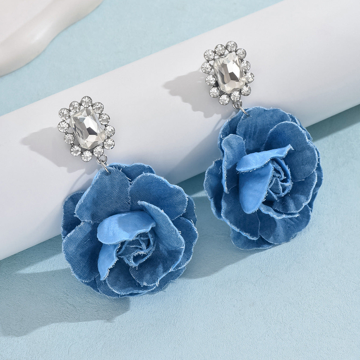 "Fashion Vintage Denim Flower Pendant Earrings – Unique Floral Statement Jewelry"