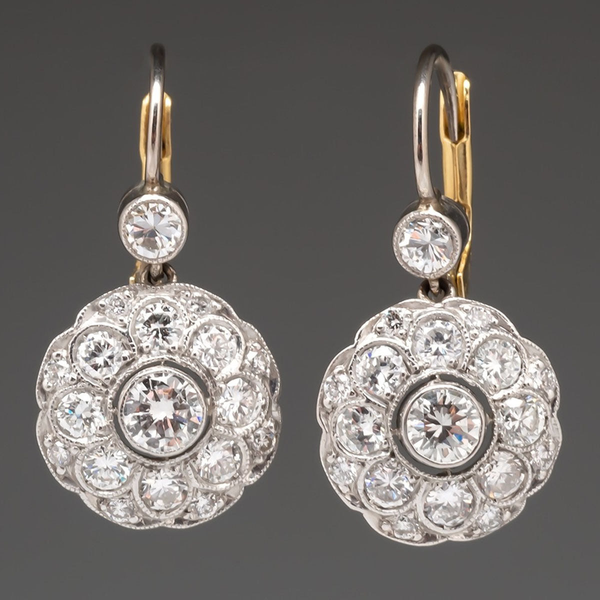 "Round High-Grade Light Luxury Temperament Earrings – Elegant Statement Jewelry for Women"