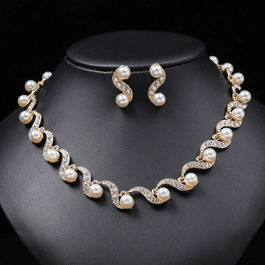 Elegant Pearl Necklace & Earrings Bridal Set – Timeless Wedding Jewelry