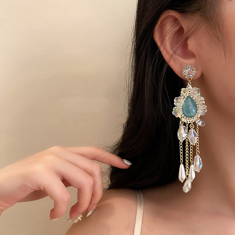 "Vintage Temperament Earrings – Retro Design for Timeless Elegance"