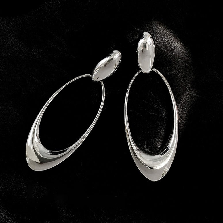 "Silver Needle Round Ring Oval Face Slim Earrings – 2025 New Trendy Korean Heavy Work Ear Studs"