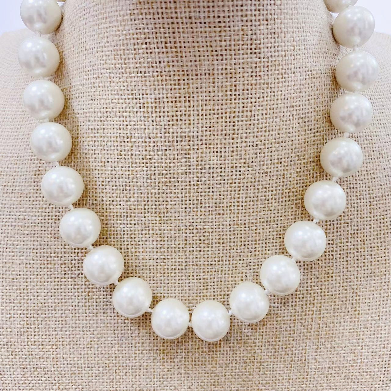 Gray Multicolor Shell Pearls Necklace