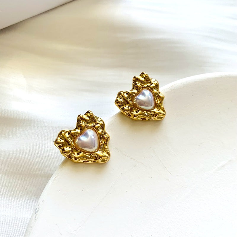 Copper-plated Gold Retro French Pearl Heart-shaped Ear Studs