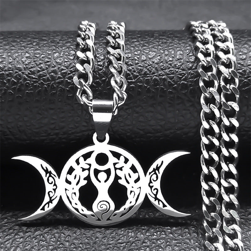 "Triple Moon Celtic Knot Pendant – Stylish Clavicle Necklace for Timeless Elegance"