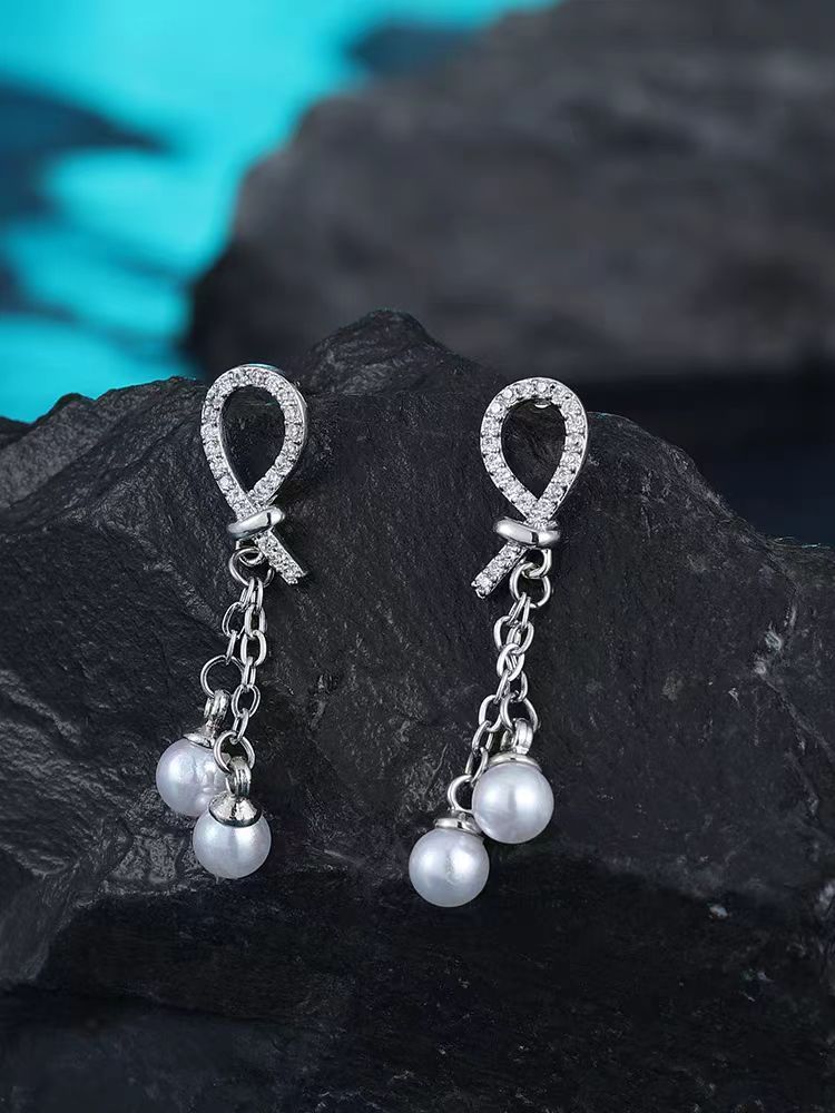 "Luxury Full Diamond Pearl Golden Earrings for Women – Elegant & Glamorous Statement Jewelry"