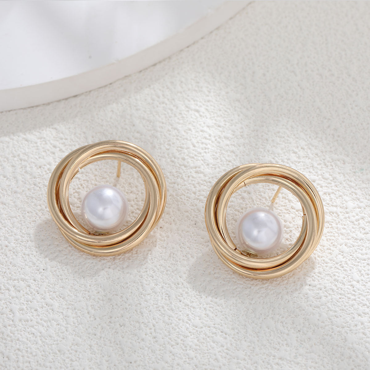 "Exaggerated Large Pearl Earrings – Bold and Unique Statement Jewelry for Women’s Fashion"