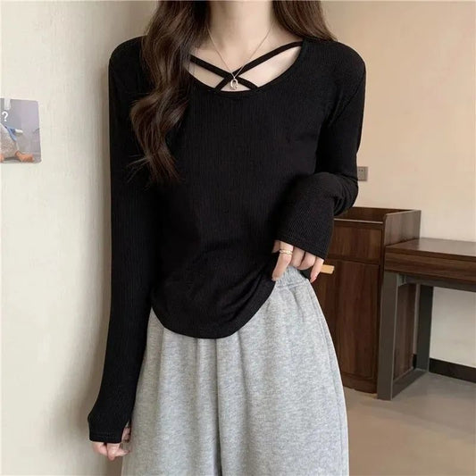 "Early Autumn Hot Girl Style Crossover Slimming Black Bottoming Shirt"