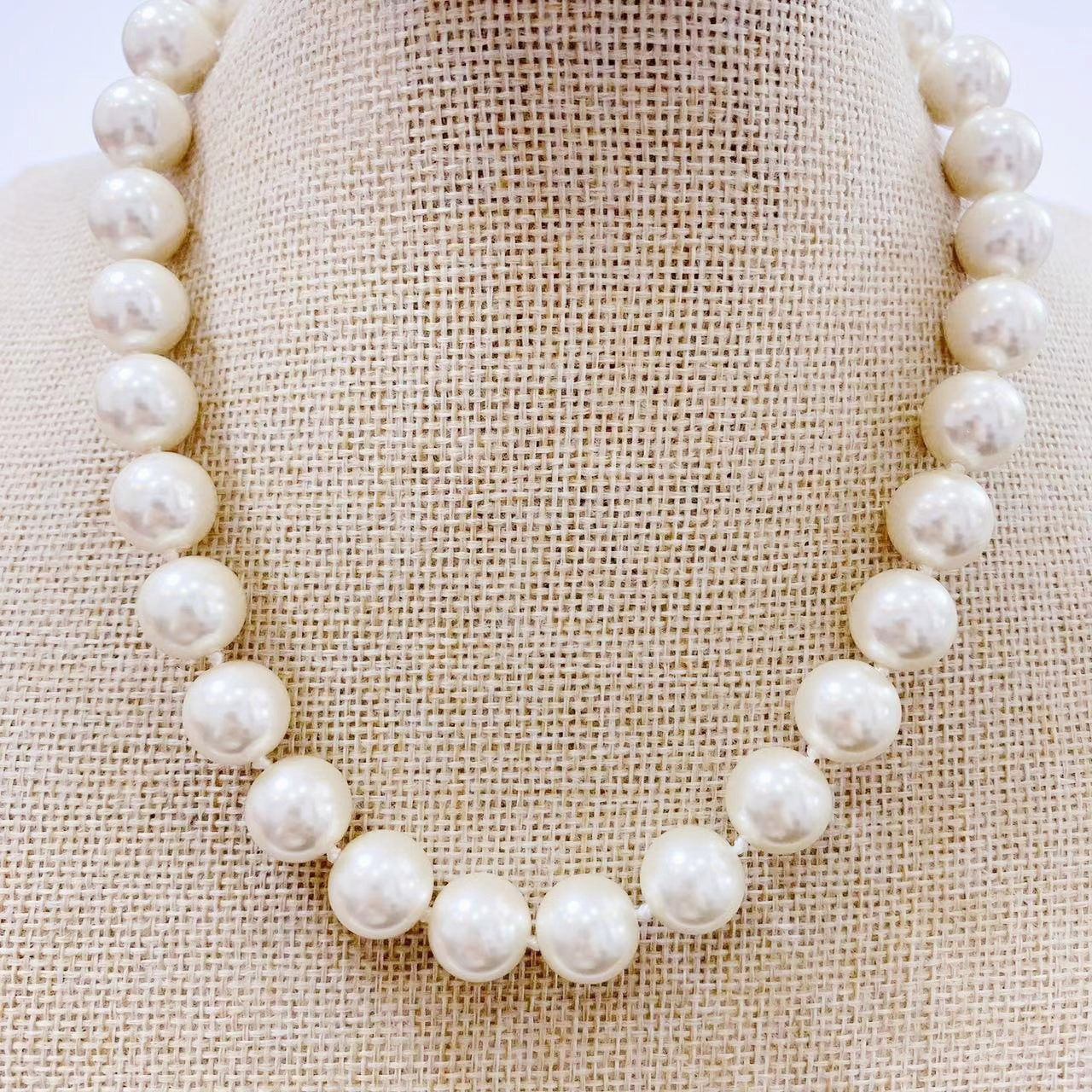 Gray Multicolor Shell Pearls Necklace