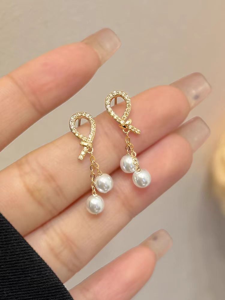 "Luxury Full Diamond Pearl Golden Earrings for Women – Elegant & Glamorous Statement Jewelry"