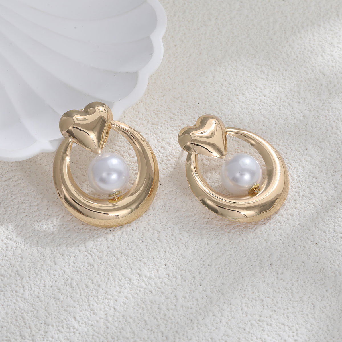 "Exaggerated Large Pearl Earrings – Bold and Unique Statement Jewelry for Women’s Fashion"