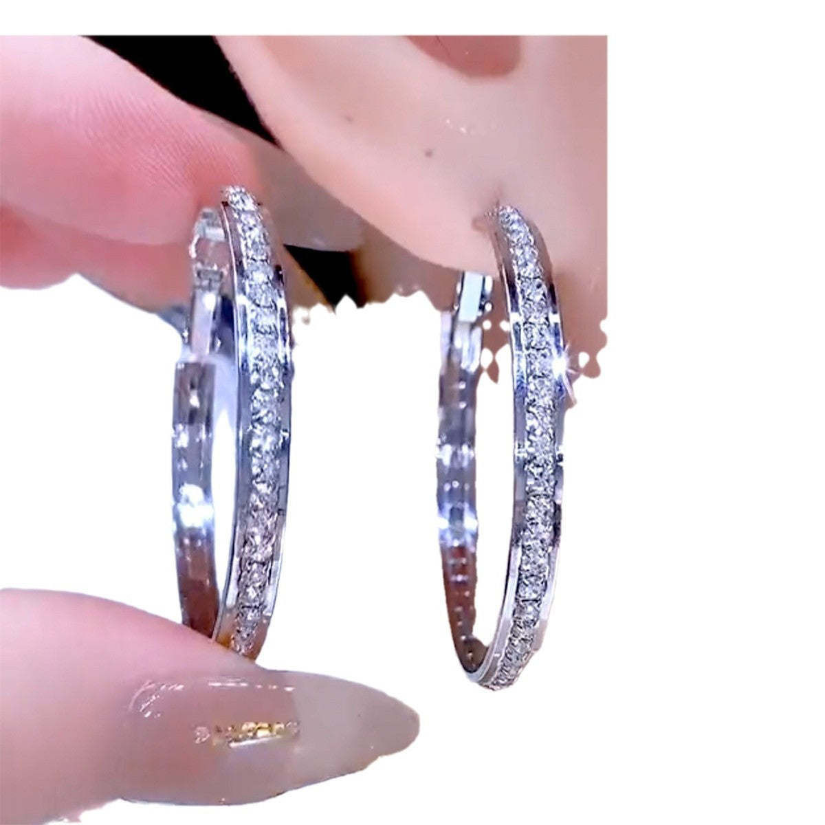 "Fashionable Big Hoop Earrings with Diamonds – Elegant & Bold Statement Jewelry for Women"