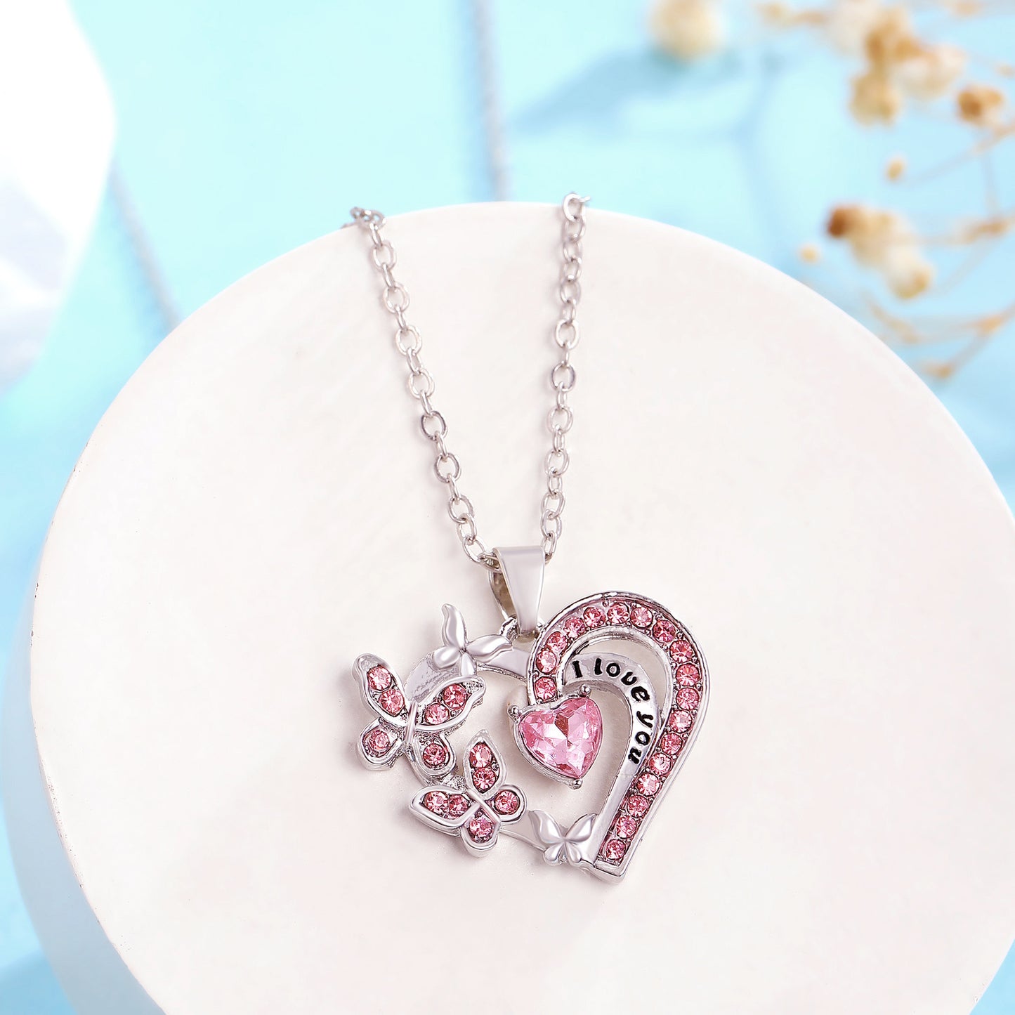 "Ins Butterfly Love Necklace With Rhinestones – Fashion Hollow Heart-shaped Pendant Clavicle Chain for Valentine's Day"